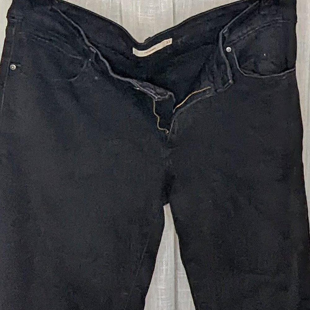 Levi's Women's 711 Skinny Jeans, 33